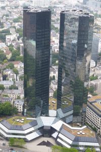 Weekend a Francoforte: i palazzi della Deutsche Bank visti dall'alto della Main Tower