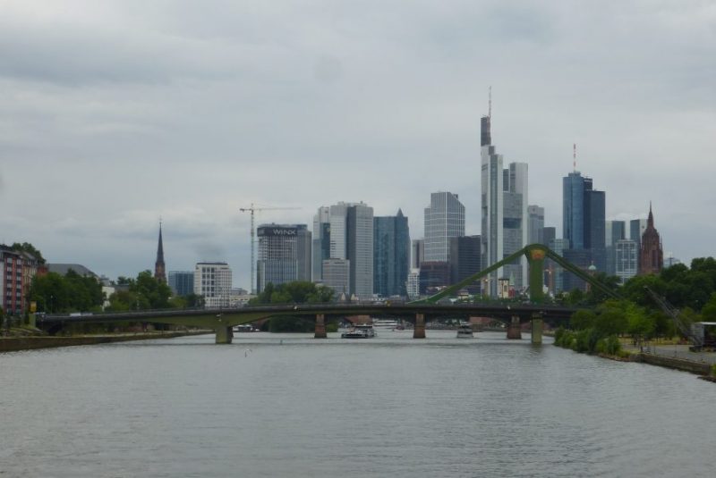 Weekend a Francoforte: vista sulla città dal fiume Meno